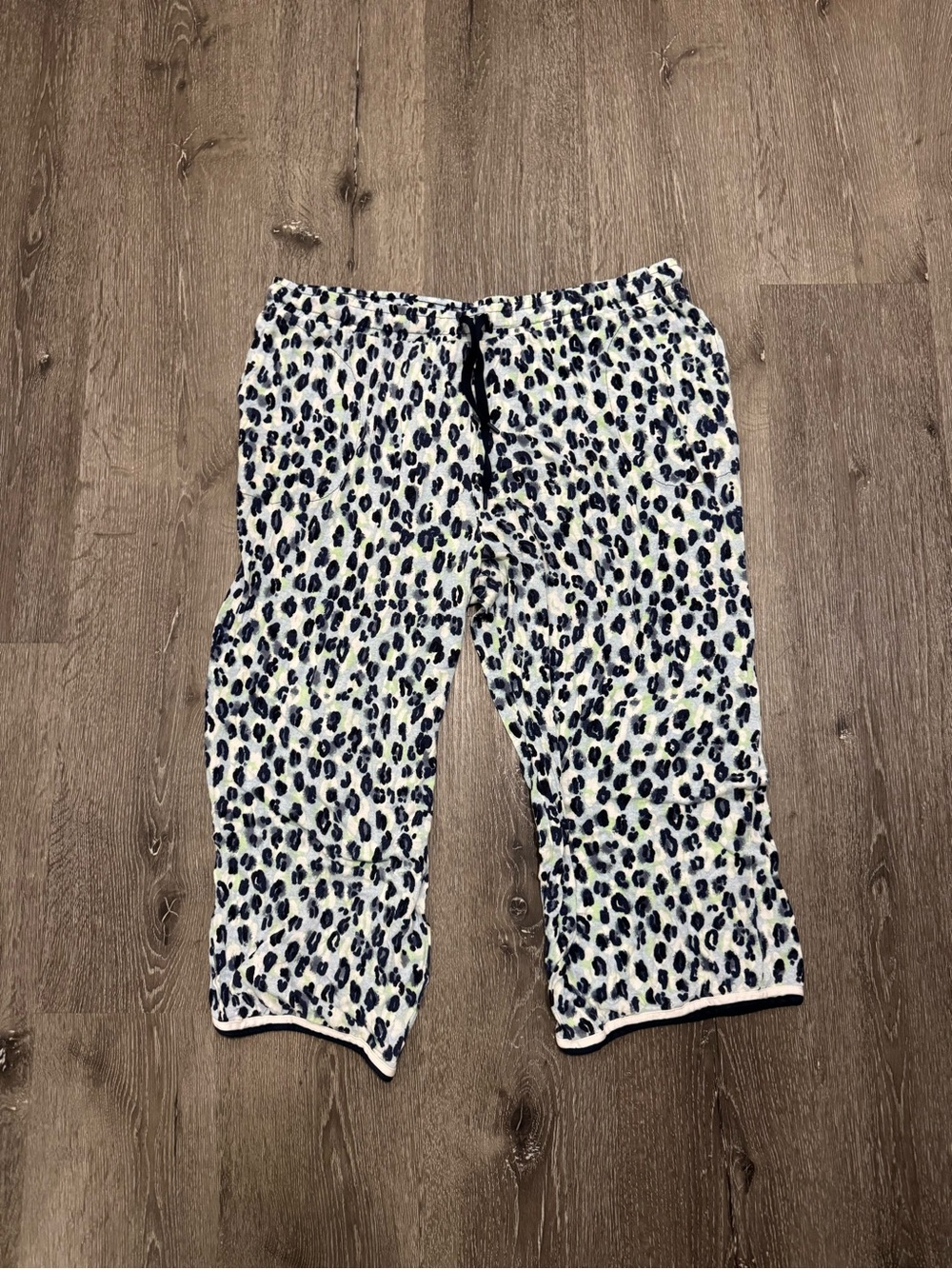 Secret Treasures Leopard Capri Pants